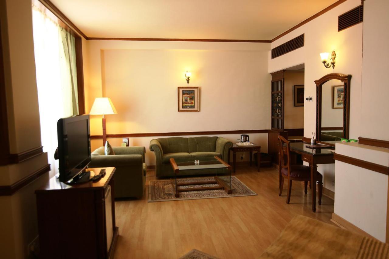Hotel President Jalandhar Exterior photo