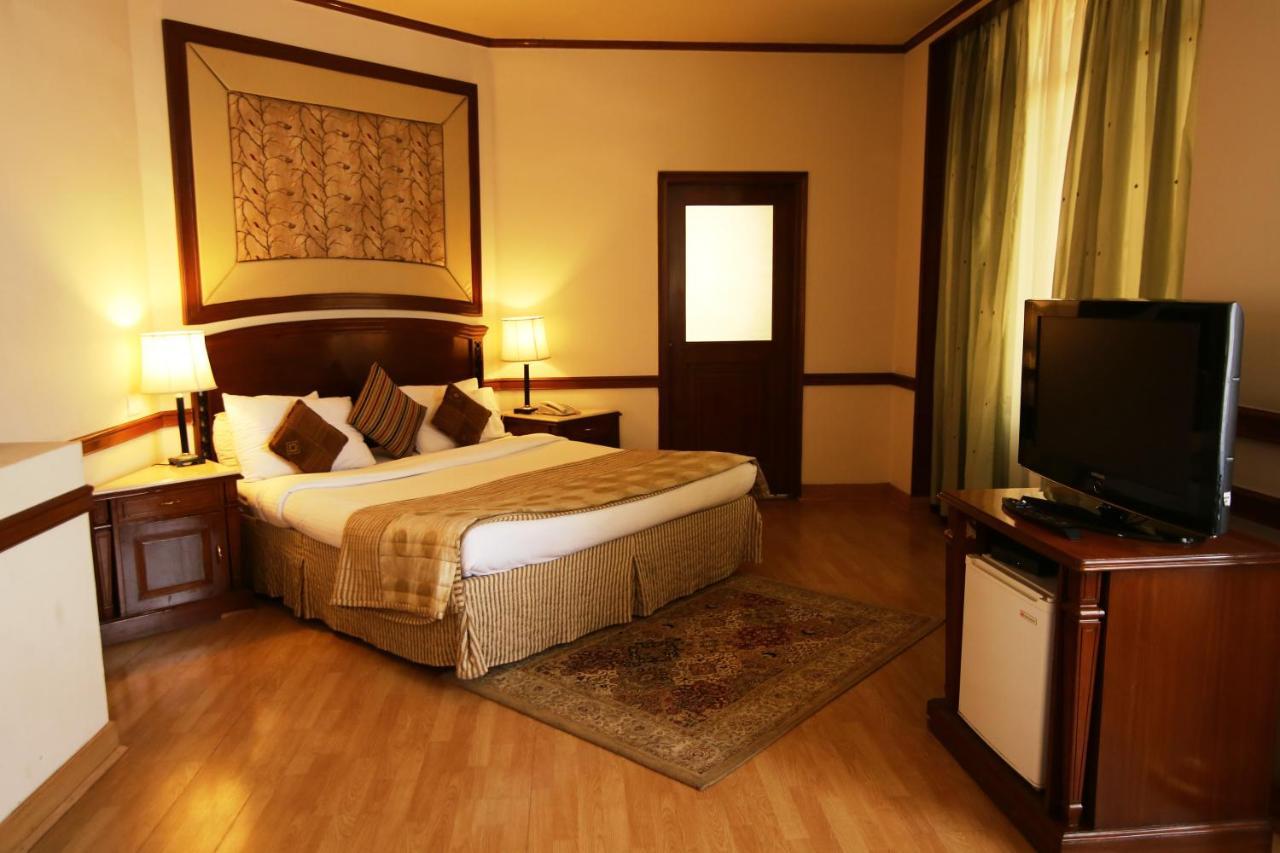 Hotel President Jalandhar Exterior photo