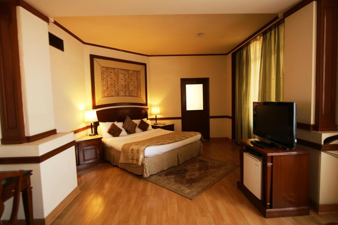 Hotel President Jalandhar Exterior photo